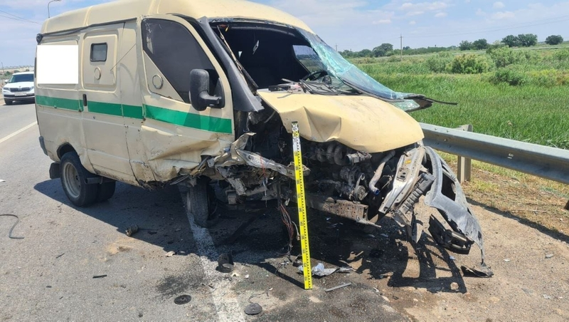 Водитель Skoda Rapid спровоцировал ДТП с инкассатором в Будённовском округе