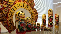 В музее Будённовска открылась выставка «Красочные коды моей вселенной»