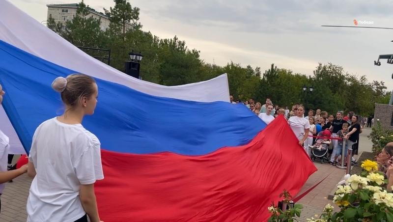 Концерт, выставка и мастер-классы: в Будённовске отметили День Государственного флага РФ