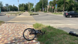 Пенсионерку-велосипедистку на переходе сбила легковушка в Будённовске