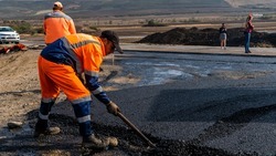 В Будённовском округе продолжается ямочный ремонт дорог