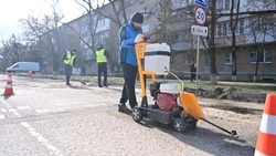 В Будённовске стартовал ямочный ремонт дорог