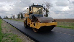 Дорогу ремонтируют в селе Новая Жизнь Будённовского округа 