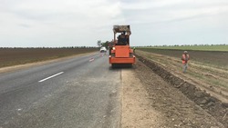 На региональной трассе в Будённовском округе проходит ремонт двух участков дорог