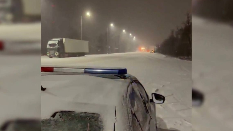 Будённовцев предупредили о гололёде и снеге на трассах