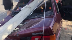 В Будённовске автомобилистка получила травму головы, въехав в столб ЛЭП