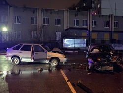Водитель легковушки получил травмы рук в аварии Будённовске