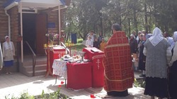 Для беженцев из Донбасса провели пасхальную службу в Левокумском округе