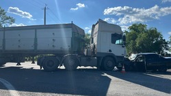 Девушка погибла в ДТП с грузовиком в Будённовском округе