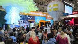 Более 10 тыс. человек посетили стенд Ставрополья на ВДНХ на неделе образования 