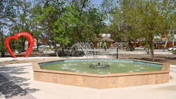 Благоустройство сквера практически завершилось в Будённовске