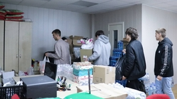 Волонтёры Будённовского медколледжа собрали посылки для бойцов СВО