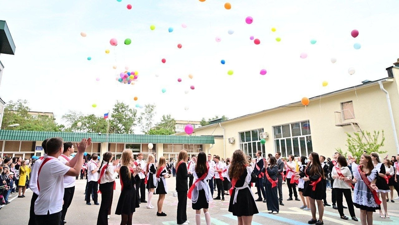 Школы Будённовского округа проводили выпускников во взрослую жизнь