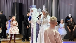 Нашли последний лист календаря и спасли Новый год: как в Будённовске проходят праздники для детей