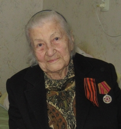 Ветерана ВОВ Аллу Лотиеву из Будённовского округа поздравили с вековым юбилеем