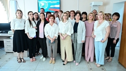 Елена Бондаренко посетила соцучреждения Прикумья перед Днём социального работника