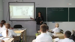 Глава Будённовского округа поздравил педагогов с Днём учителя