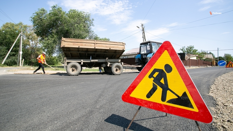 Тротуары и освещение появятся у новой школы в Будённовском округе