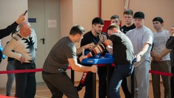 Открытое первенство по армрестлингу прошло в Будённовском округе