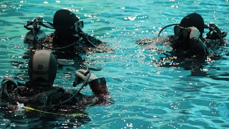 Ставропольским спасателям выдали восемь новых водолазных костюмов