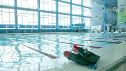 Уже 150 учеников занимаются плаванием в новой сельской школе в Прикумье