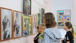В музее Будённовска проходит выставка картин ко Дню учителя