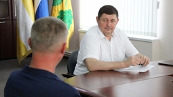 Бойцу СВО помогут с получением земельного участка в Будённовском округе